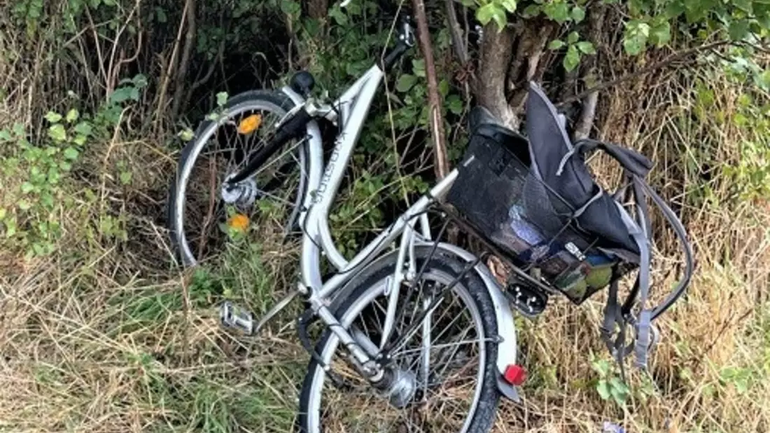 LPI-NDH: Verdächtige Situation - Wer kann Hinweise zu dem abgebildeten Fahrrad geben? - Bild: presseportal.de