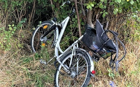 LPI-NDH: VerdÀchtige Situation - Wer kann Hinweise zu dem abgebildeten Fahrrad geben? - Foto: presseportal.de LPI-NDH: VerdÀchtige Situation - Wer kann Hinweise zu dem abgebildeten Fahrrad geben? - Foto: presseportal.de