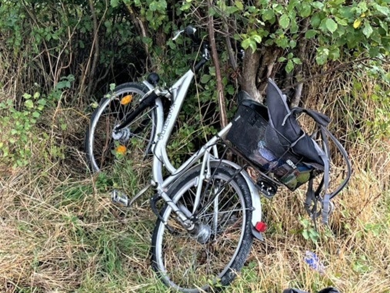 LPI-NDH: Verdächtige Situation - Wer kann Hinweise zu dem abgebildeten Fahrrad geben? - Foto: presseportal.de