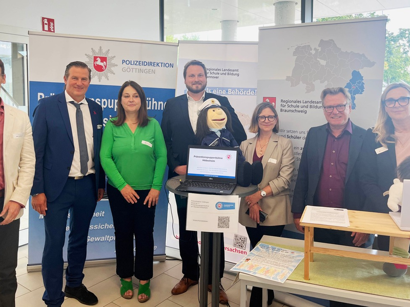 POL-GOE: Gemeinsam für Sicherheit und Prävention im Kinderschutz: Polizei und Regionale Landesämter für Schule und Bildung unterstützen Schulen - Foto: presseportal.de