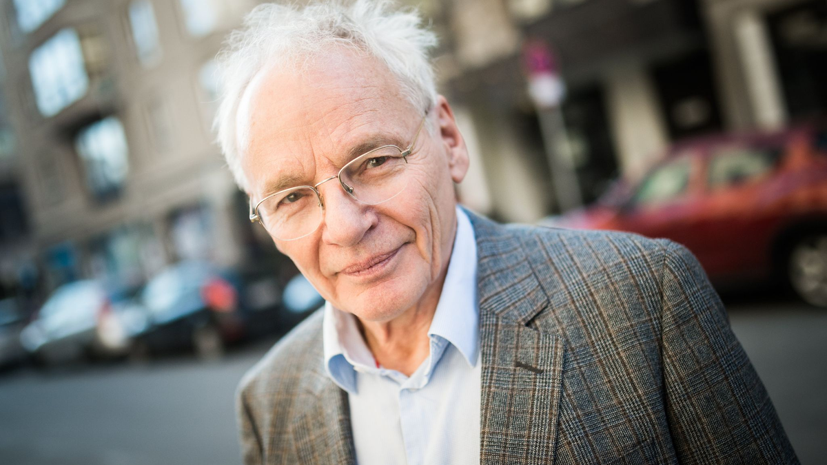 Götz Aly sieht kaum Parallelen zwischen dem Abbruch der Weimarer Republik im Jahr 1933 und heute. (Archivbild) - Foto: Sophia Kembowski/dpa