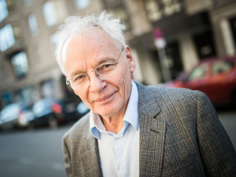 Götz Aly sieht kaum Parallelen zwischen dem Abbruch der Weimarer Republik im Jahr 1933 und heute. (Archivbild) - Foto: Sophia Kembowski/dpa