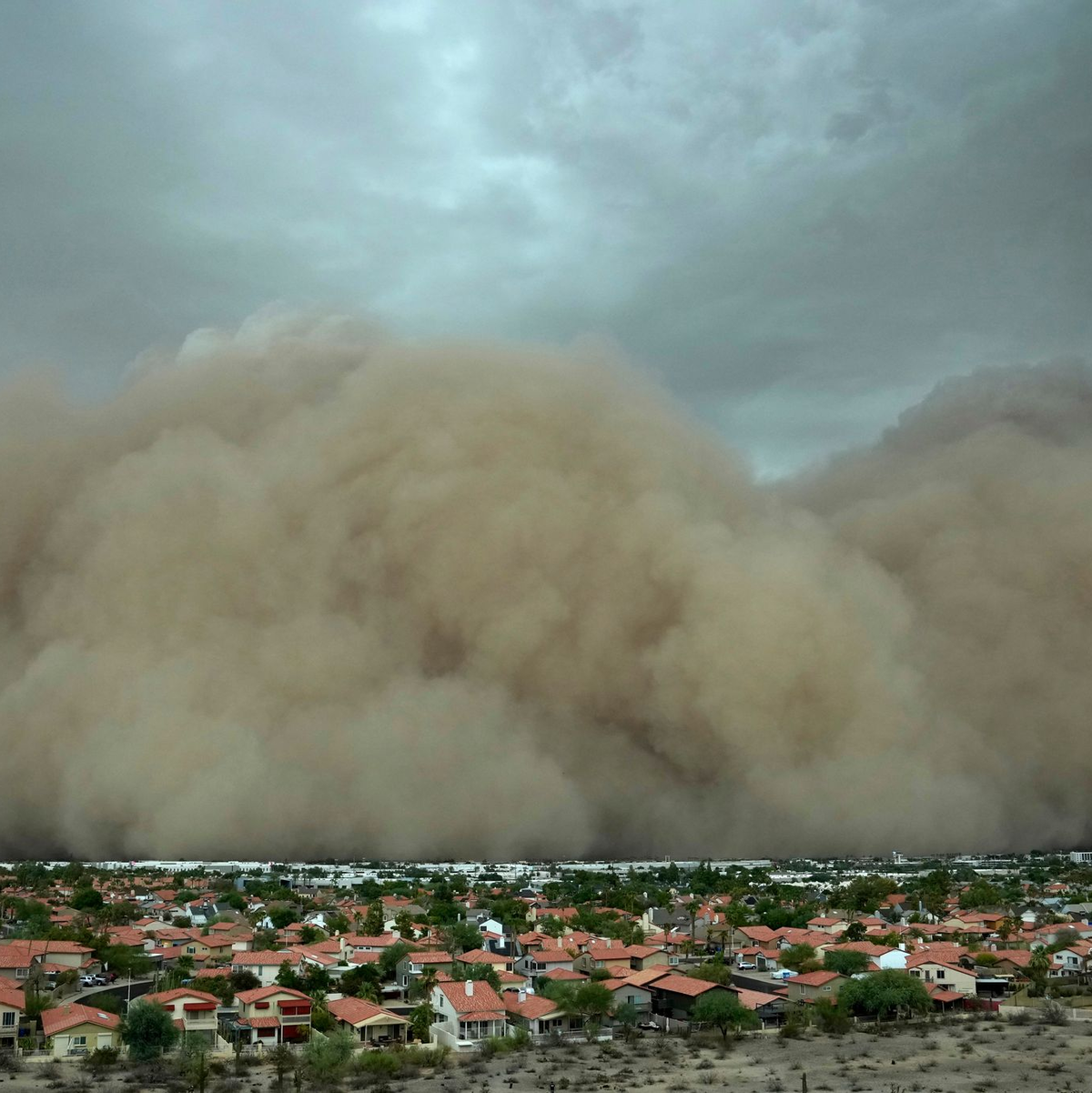 Fast 60.000 Menschen hatten vorübergehend keinen Strom - Foto: Ross D. Franklin/AP/dpa