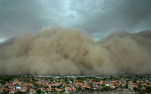 Fast 60.000 Menschen hatten vorübergehend keinen Strom - Foto: Ross D. Franklin/AP/dpa