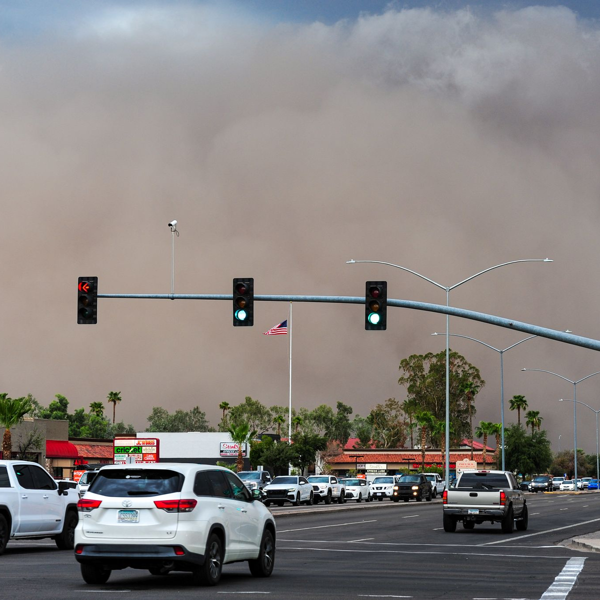 Zeitweise kam der Straßen- und Flugverkehr zum Stillstand - Foto: Eduardo Barraza/ZUMA Press Wire/dpa