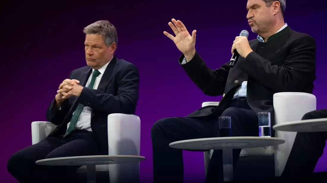 Ziemlich beste Feinde: Robert Habeck und Markus Söder. (Archivbild) - Bild: Sven Hoppe/dpa