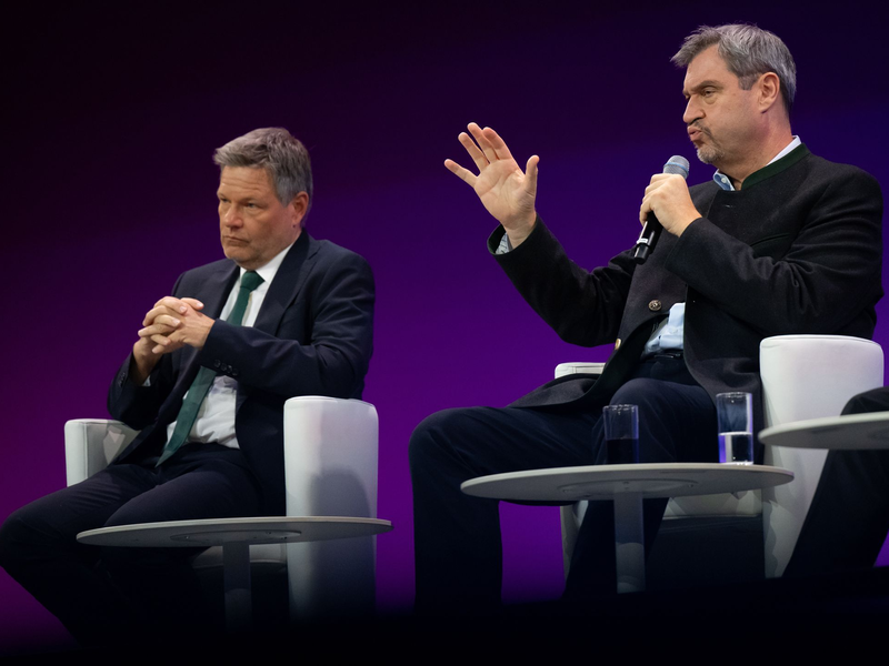 Ziemlich beste Feinde: Robert Habeck und Markus Söder. (Archivbild) - Foto: Sven Hoppe/dpa