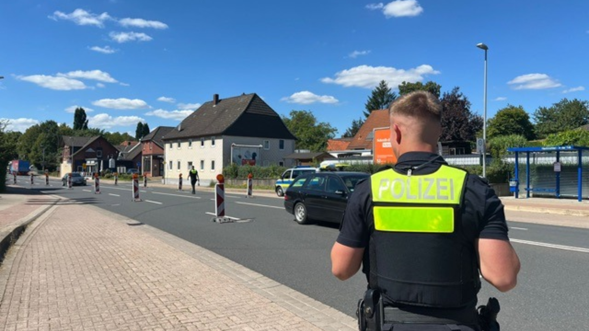 POL-HM: Polizei und Netzwerkpartner gestalten gemeinsame Aktionswoche für mehr Verkehrssicherheit - Foto: presseportal.de