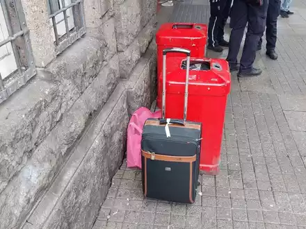 BPOL-HH: Herrenloser Trolley sorgte für Einsatzmaßnahmen der Bundespolizei am Hamburger Hauptbahnhof-Eigentümer durch Videosichtung und Fahndung festgestellt- - Foto: presseportal.de