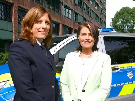 POL-HA: Die Hagener Schutzpolizei hat eine neue Leiterin - Polizeipräsidentin Ursula Tomahogh stellt Polizeidirektorin Ursula Schönberg vor - Foto: presseportal.de