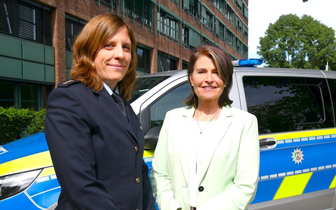 POL-HA: Die Hagener Schutzpolizei hat eine neue Leiterin - PolizeiprÀsidentin Ursula Tomahogh stellt Polizeidirektorin Ursula Schönberg vor - Foto: presseportal.de POL-HA: Die Hagener Schutzpolizei hat eine neue Leiterin - PolizeiprÀsidentin Ursula Tomahogh stellt Polizeidirektorin Ursula Schönberg vor - Foto: presseportal.de