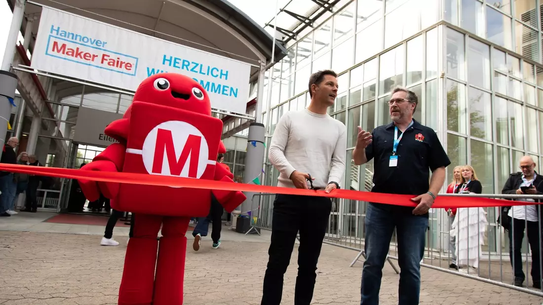 Lange Besucherschlangen, kurzweiliges Programm / Maker Faire Hannover zählt 19.200 Teilnehmende - Bild: presseportal.de
