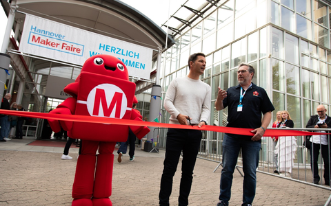 Lange Besucherschlangen, kurzweiliges Programm / Maker Faire Hannover zählt 19.200 Teilnehmende - Foto: presseportal.de Lange Besucherschlangen, kurzweiliges Programm / Maker Faire Hannover zählt 19.200 Teilnehmende - Foto: presseportal.de