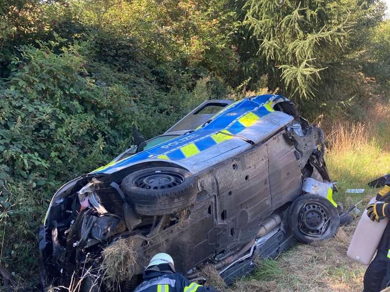 POL-HX: Streifenwagen verunglückt bei Trainingsfahrt - drei Personen leicht verletzt - Foto: presseportal.de