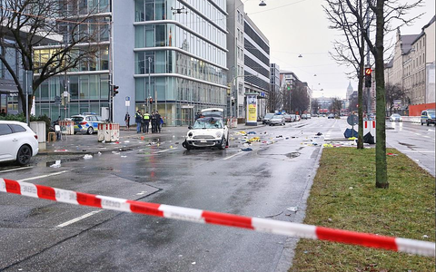 Auto fährt in München in Menschenmenge (Archiv) - Foto: über dts Nachrichtenagentur