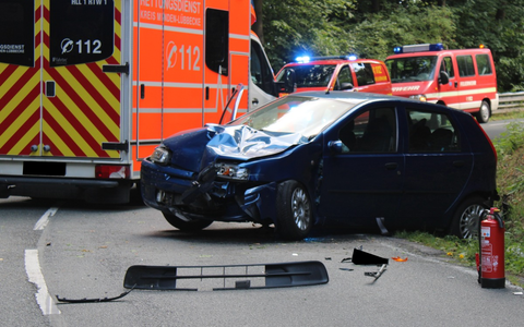 POL-MI: Pkw kollidiert mit Löschfahrzeug - Foto: presseportal.de
