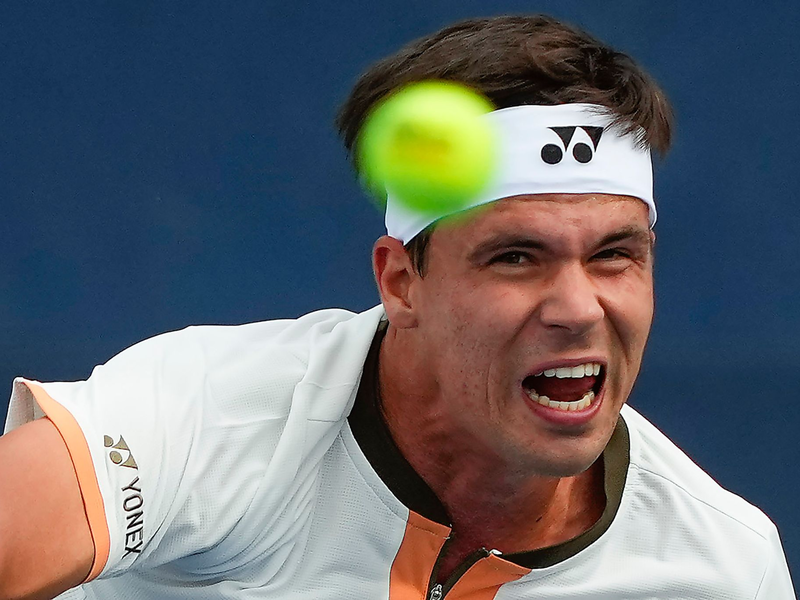 Ein Tennis-Duell über 4:46 Stunden - dann hatte Daniel Altmaier seinen Erstrundensieg in New York geschafft.  - Foto: Yuki Iwamura/AP/dpa