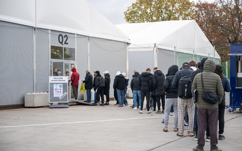Die Zahl der Asylbewerber, die nach Deutschland kommen, ging im vergangenen Jahr deutlich zurück. (Archivbild) - Foto: Christophe Gateau/dpa Die Zahl der Asylbewerber, die nach Deutschland kommen, ging im vergangenen Jahr deutlich zurück. (Archivbild) - Foto: Christophe Gateau/dpa