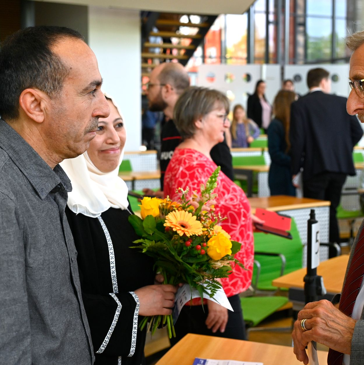 Viele Flüchtlinge aus Syrien erfüllen inzwischen die Voraussetzungen für eine Einbürgerung. (Archivbild) - Foto: Matthias Rietschel/dpa