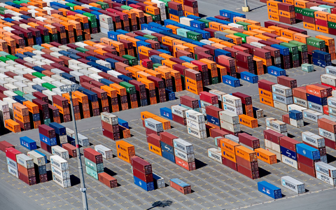 Der Zoll-Deal zwischen den USA und der EU schwächt die deutsche Exportwirtschaft. - Foto: Hauke-Christian Dittrich/dpa