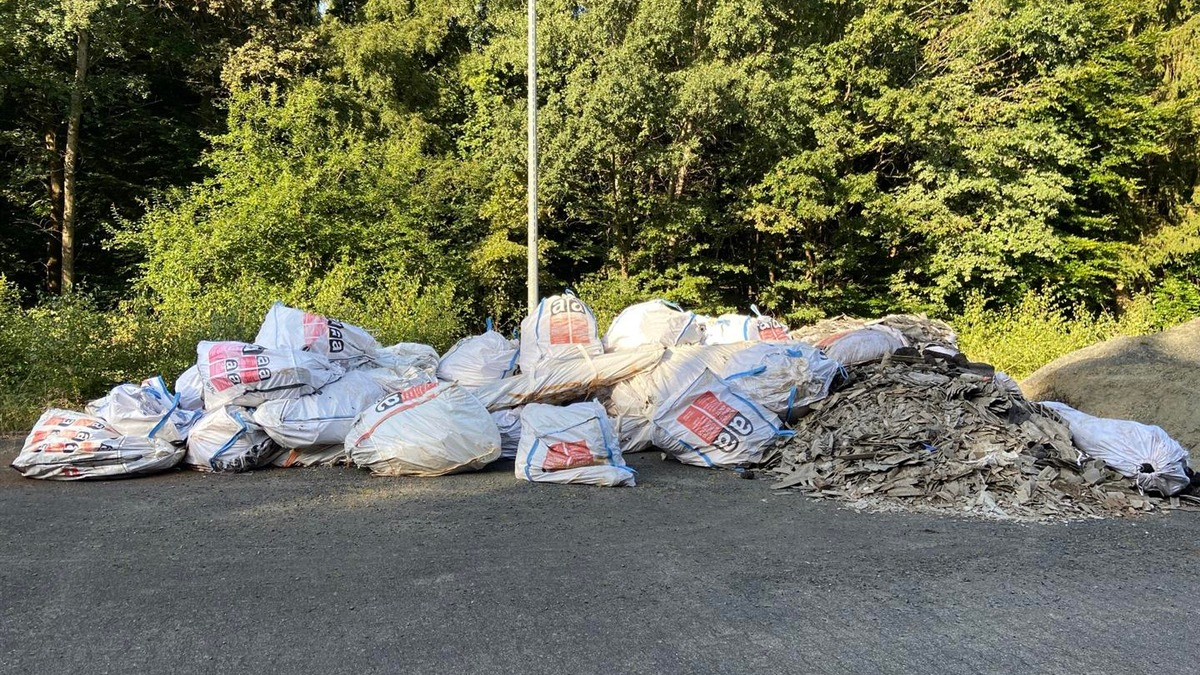 POL-PPTR: Illegale Abfallentsorgung - Foto: presseportal.de