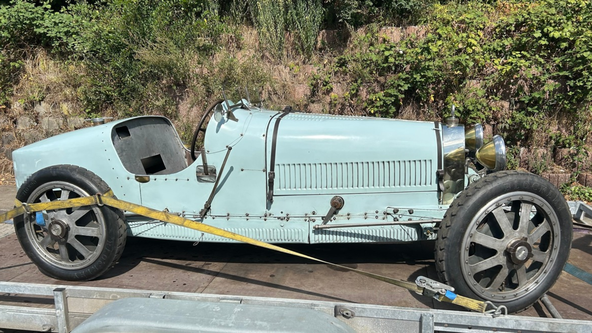 HZA-DO: Einfuhr ohne Zollpapiere / Zoll stellt Oldtimer sicher - Foto: presseportal.de