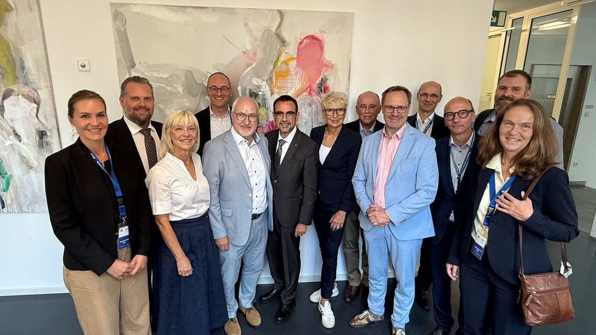 Lichtblick im Jobmarkt: Beschäftigung in Bayerns Pharmaindustrie steigt um mehr als 50 Prozent - Foto: presseportal.de