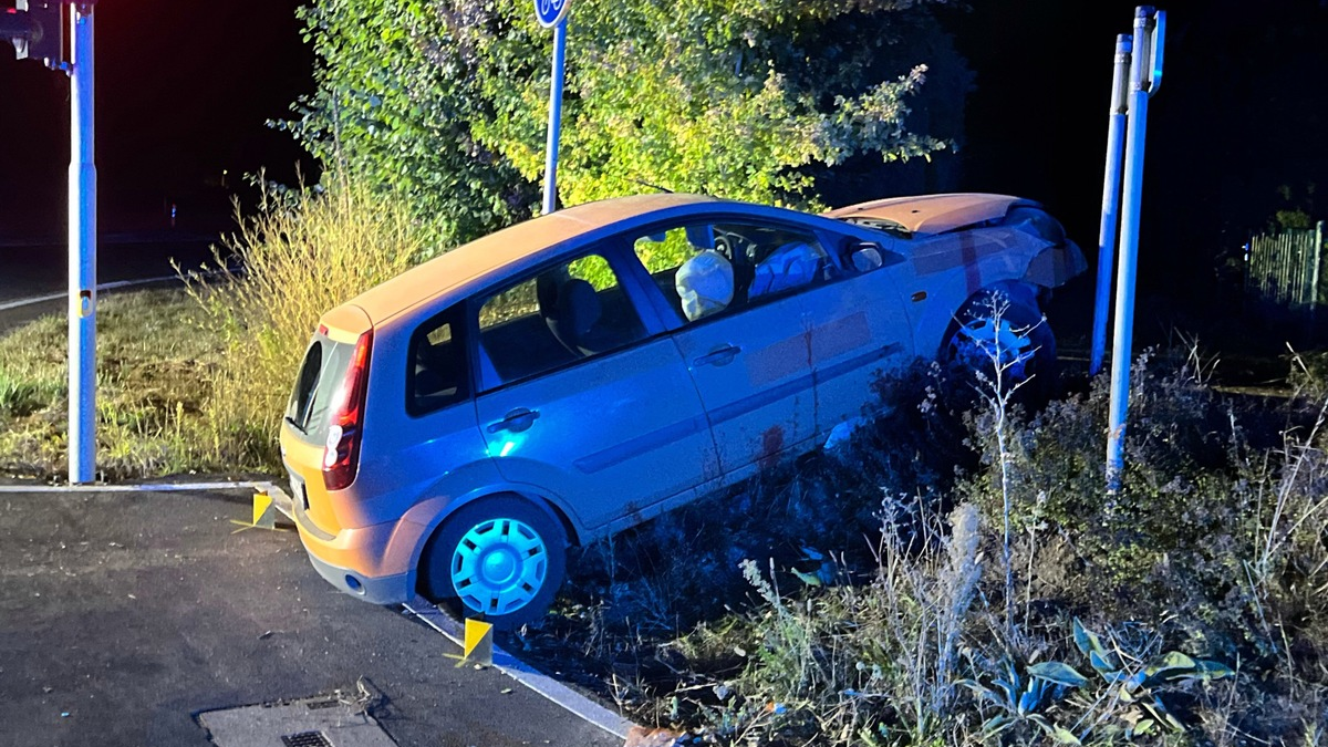 POL-COE: Senden, Bösensell, Weseler Straße/ Auto von Straße abgekommen - Foto: presseportal.de