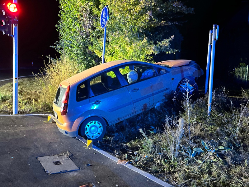POL-COE: Senden, Bösensell, Weseler Straße/ Auto von Straße abgekommen - Foto: presseportal.de