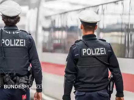 Bundespolizeidirektion München: Familienzusammenführung geglückt Bundespolizei schickt Kinder nach - Foto: presseportal.de