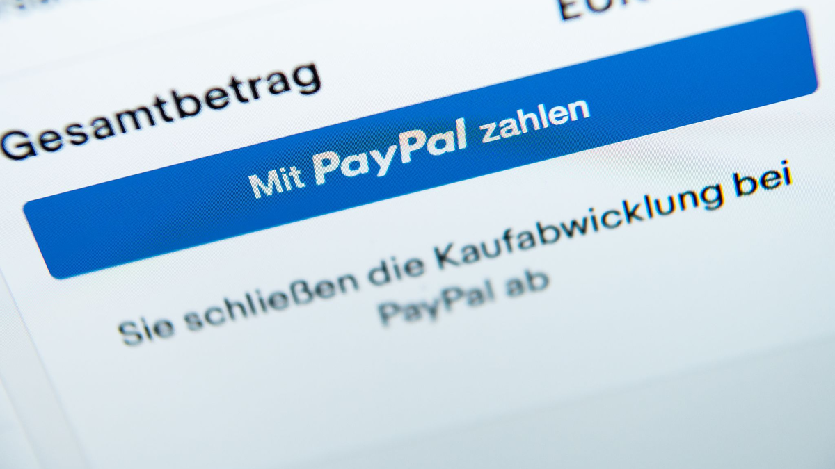 Bei Paypal sind Sicherheitssysteme ausgefallen, die betrügerische Lastschriften herausfiltern sollen. - Foto: Silas Stein/dpa