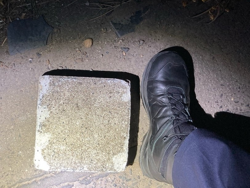 POL-K: 250827-2-K/REK Große Pflastersteine von Brücke auf Lkw geworfen - Kölner Mordkommission ermittelt - Foto: presseportal.de