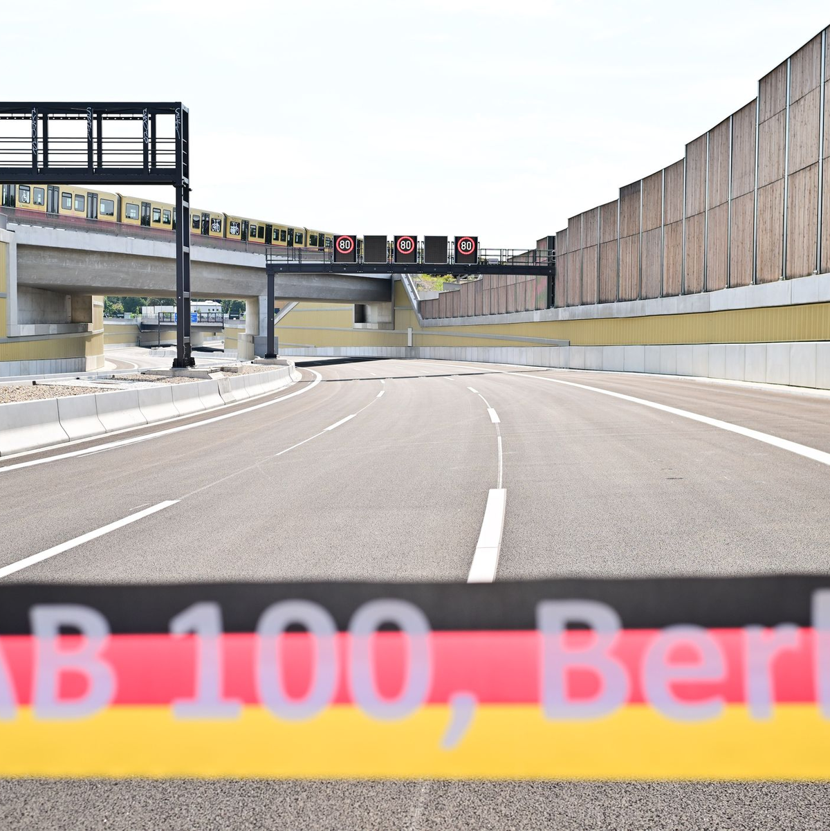 Befürworter sehen in der Verlängerung eine wichtige Verkehrsanbindung für den Osten Berlins. - Foto: Sebastian Christoph Gollnow/dpa