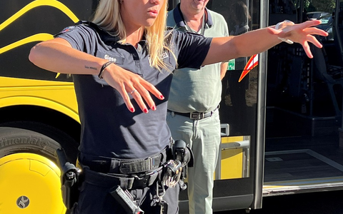 POL-LG: Sicher statt hektisch - Bustraining mit der Polizei - Fünftklässler der Oberschule (ObS) Bad Bodenteich meistern den Busalltag - Foto: presseportal.de POL-LG: Sicher statt hektisch - Bustraining mit der Polizei - Fünftklässler der Oberschule (ObS) Bad Bodenteich meistern den Busalltag - Foto: presseportal.de