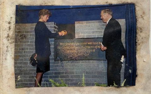 Die Zeitkapsel aus dem Jahr 1991 musste Bauarbeiten für ein neues Krebszentrum weichen. - Foto: -/Great Ormond Street Hospital via PA Media/dpa Die Zeitkapsel aus dem Jahr 1991 musste Bauarbeiten für ein neues Krebszentrum weichen. - Foto: -/Great Ormond Street Hospital via PA Media/dpa