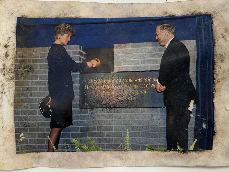 Die Zeitkapsel aus dem Jahr 1991 musste Bauarbeiten für ein neues Krebszentrum weichen. - Foto: -/Great Ormond Street Hospital via PA Media/dpa