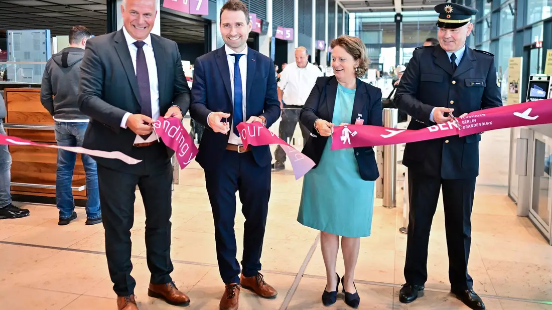 Neue Scanner vereinfachen seit einigen Monaten die Abläufe bei den Sicherheitskontrollen. (Archivbild) - Bild: Sebastian Christoph Gollnow/dpa