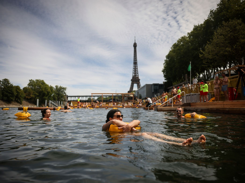 Wegen der regen Nachfrage bleiben zwei der Freibäder in der Seine bis in den September hinein geöffnet. (Archivbild) - Foto: Thomas Padilla/AP/dpa