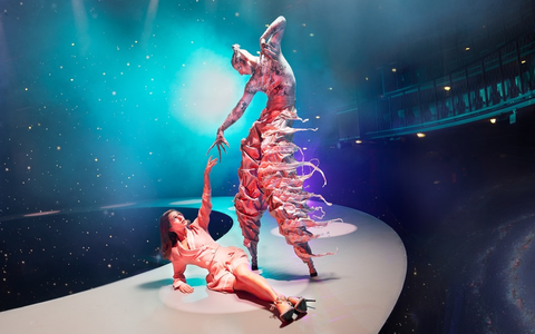 Die Saturn-Revue - das Kabarett aus einer anderen Galaxie landet im September in der Nová Spirála, auf dem Gelände Výstaviste Praha - Foto: presseportal.de