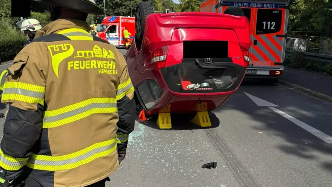 FW-EN: Schwere Verkehrsunfall am Mittag auf der Straße Herdecker Bach B54 - Bild: presseportal.de