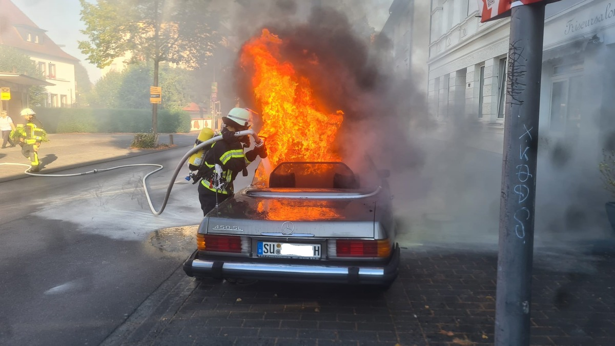 FW Hennef: Wertvoller Mercedes Oldtimer verbrannt - Foto: presseportal.de