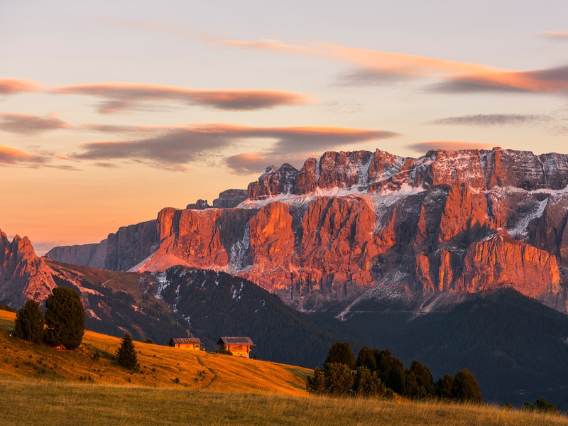Die Burning Dolomites im Val Gardena - ein stilles Naturschauspiel - Foto: presseportal.de