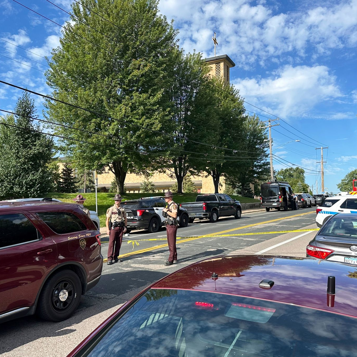 An einer katholischen Schule in Minneapolis ist es zu einem Schusswaffenvorfall gekommen. - Foto: Mark Vancleave/AP/dpa