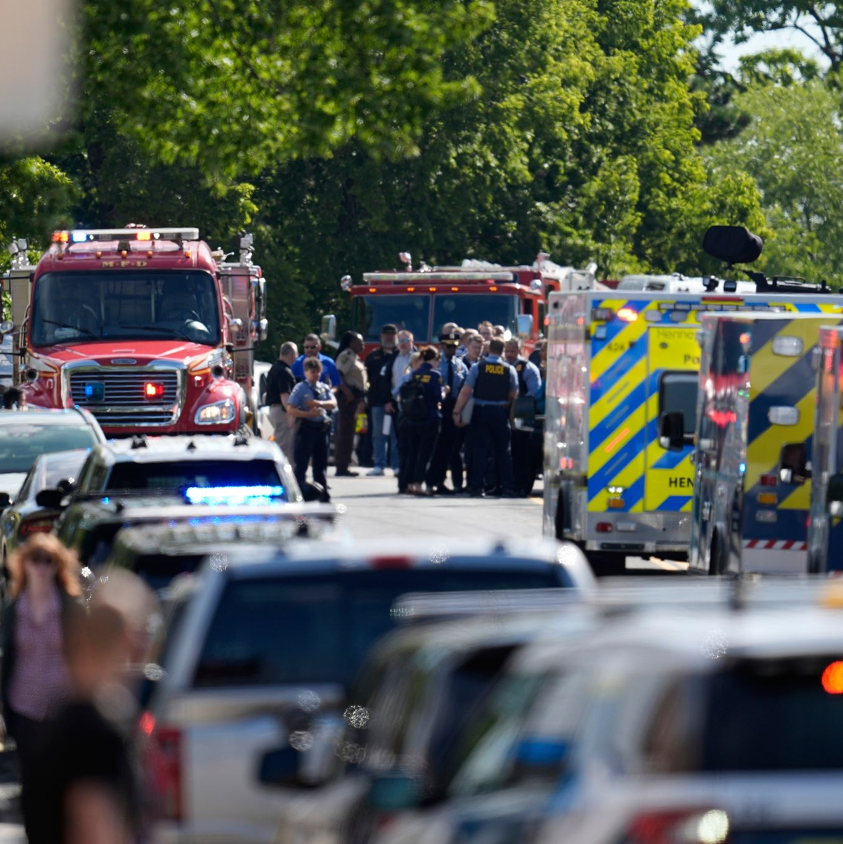 Viele Einsatzkräfte waren wegen des Vorfalls vor Ort.  - Foto: Abbie Parr/AP/dpa