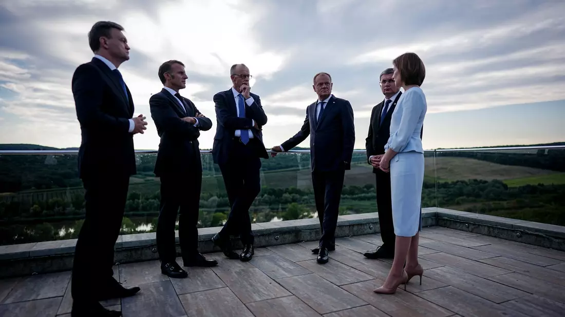 Der hochrangige Besuch aus der EU ist ein klares Zeichen der Solidarität mit der kleinen Republik Moldau in der Nachbarschaft der Ukraine. - Bild: Kay Nietfeld/dpa