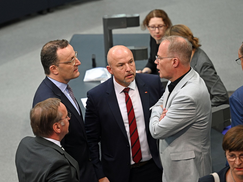 Für die Fraktionschefs von Union und SPD liefen Bundestags-Abstimmungen nicht immer rund. (Archivbild) - Foto: Niklas Treppner/dpa