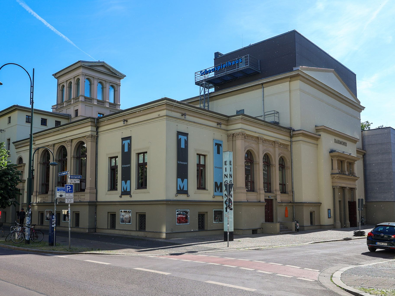 Das Schauspiel wird in Magdeburg von einem dreiköpfigen Team geleitet - von Clara Weyde (links), Bastian Lomsché (rechts) und Clemens Leander (nicht im Bild). (Archivbild) - Foto: Peter Gercke/dpa-Zentralbild/dpa
