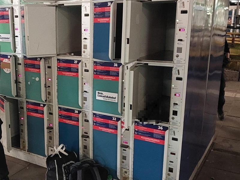 BPOL-HH: Bahnhof Altona: Mann versucht DB-Schließfach mit einem Bolzenschneider aufzubrechen- - Foto: presseportal.de
