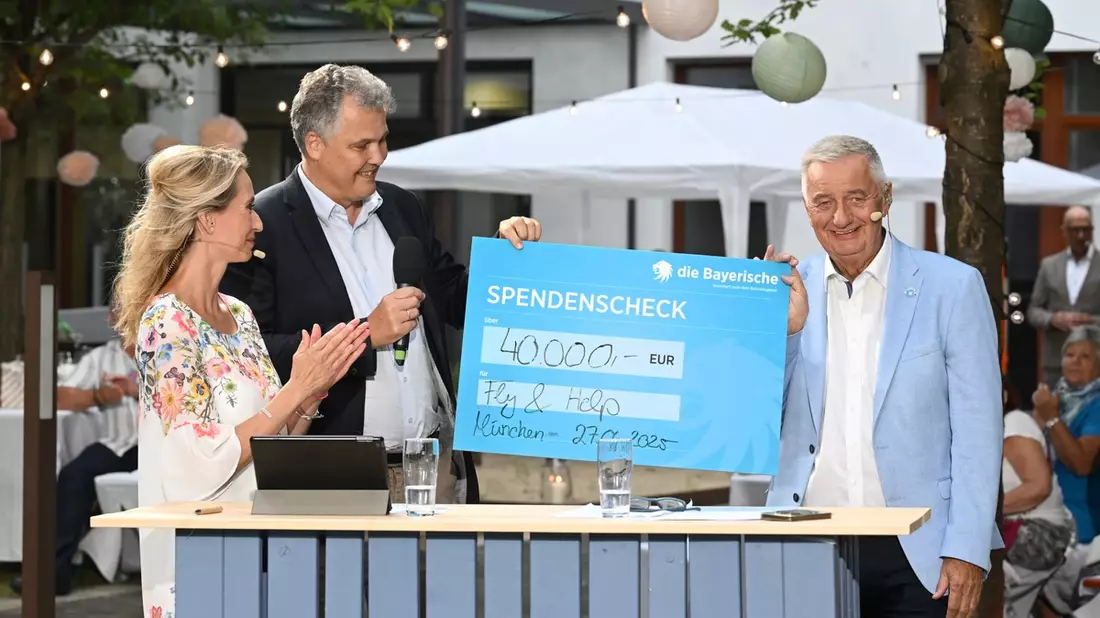 Erwin Flieger Stiftung: Die Bayerische engagiert sich langfristig und setzt erstes Schulprojekt in Tansania um - Bild: presseportal.de