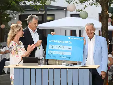 Erwin Flieger Stiftung: Die Bayerische engagiert sich langfristig und setzt erstes Schulprojekt in Tansania um - Foto: presseportal.de